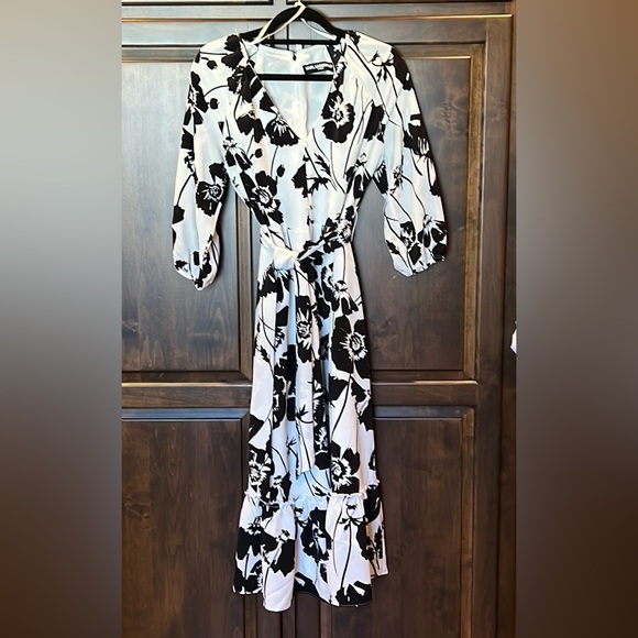 Karl Lagerfeld Paris white & black size 6 dress - Picture 6 of 6